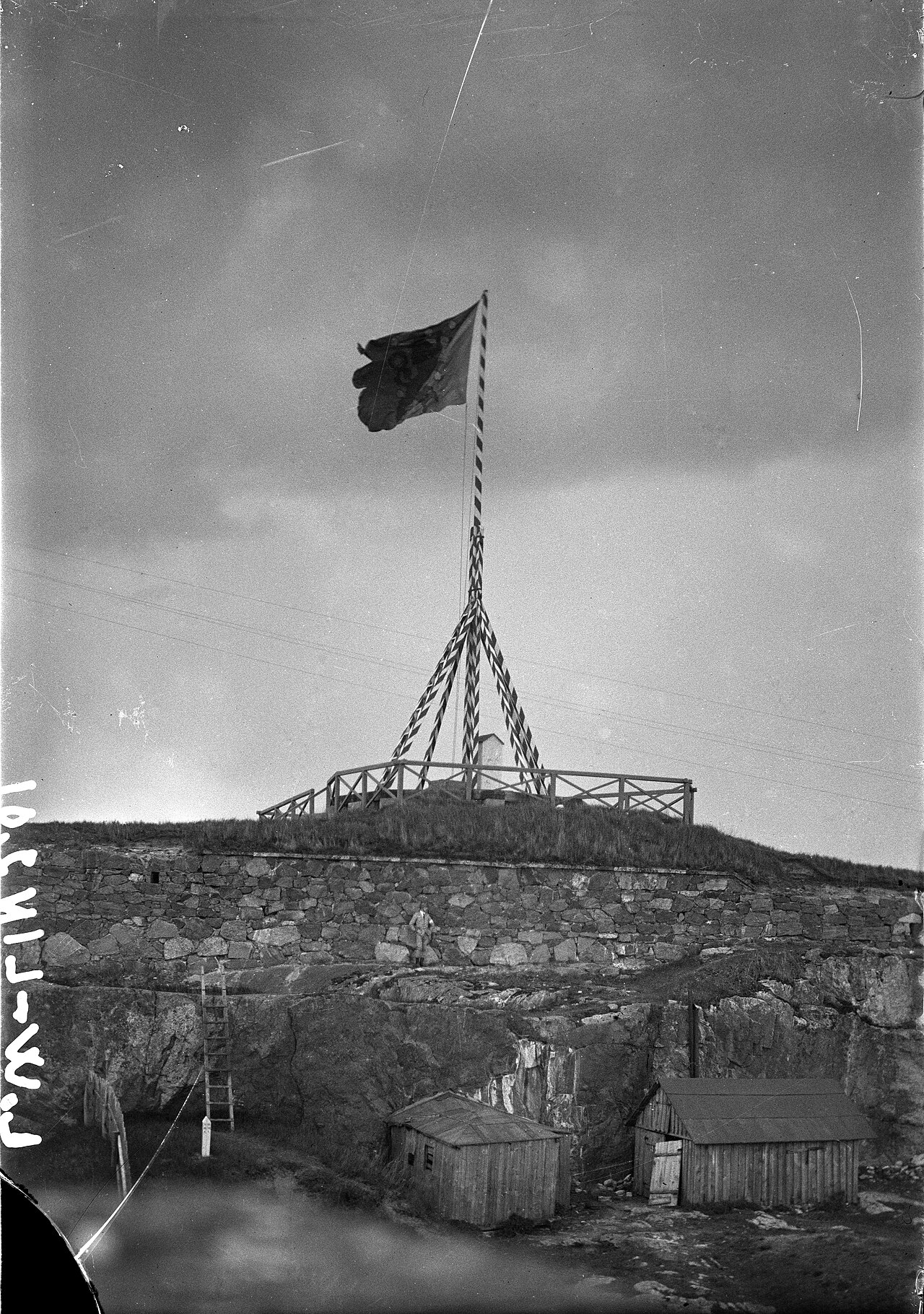 Lejonflaggan hissades på fästningen i april 1918