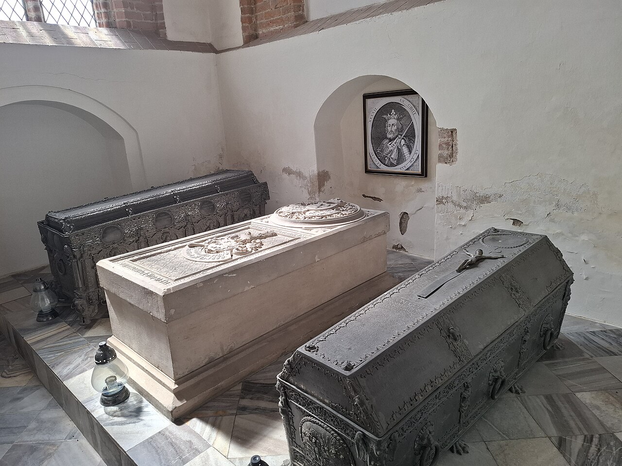 Erikin hauta Pyhän Marian kirkossa Darłowossa — takaisin siellä, mistä hän aloitti, syntymälinnansa kaupungissa.