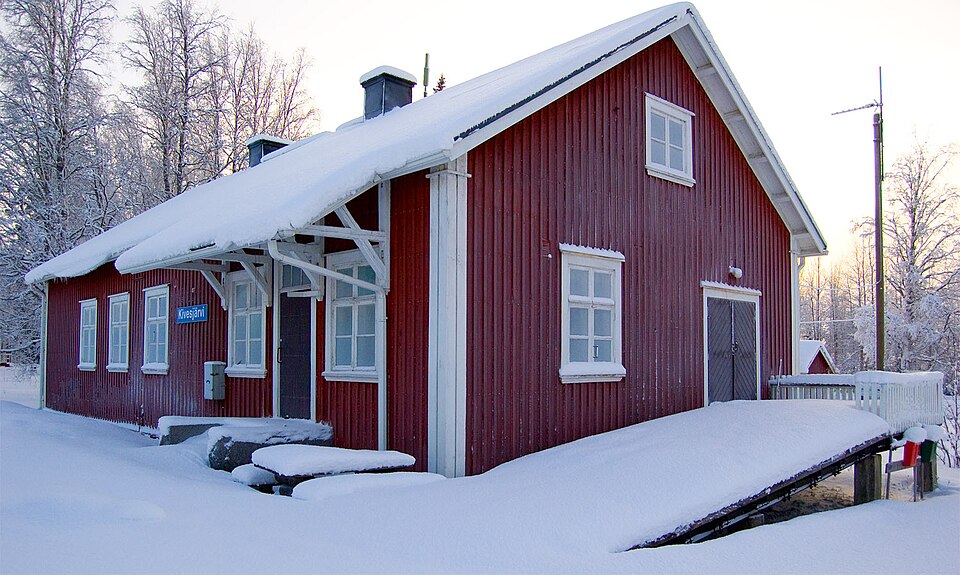 Kivesjärven rautatieasema